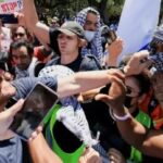 Bentrokan Antar Demonstran Pro-Palestina dan Pro-Israel Guncang Kampus UCLA